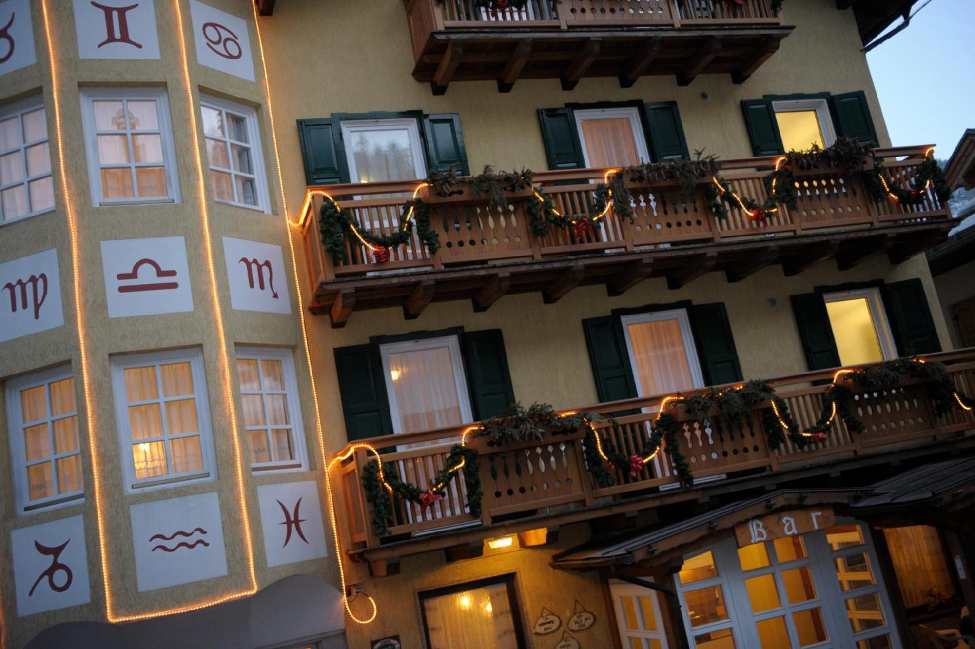 Hotel Centrale Peio Exterior foto